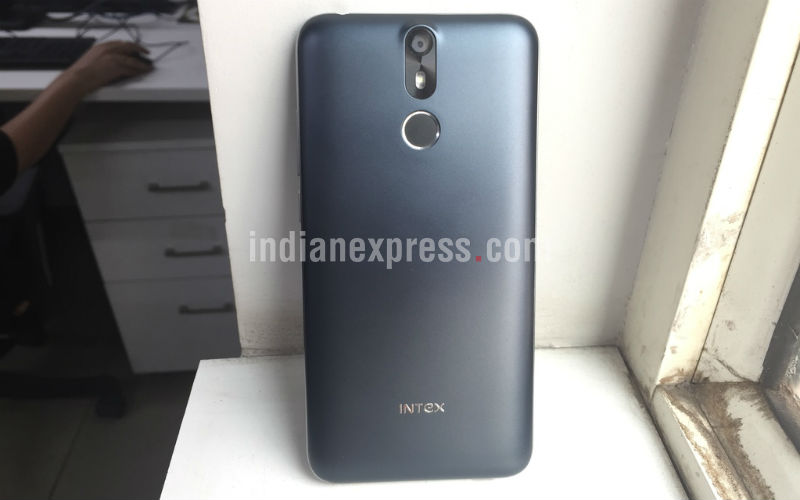 Intex, Intex aqua S7, intex aqua s7 review, aqua s7 specs, intex aqua S7 features, intex aqua S7 camera, intex aqua s7 detailed review, aqua s7 hands on review, budget smartphone, intex smartphones, xiaomi, samsung, motorola, smartphone, technology, technology news