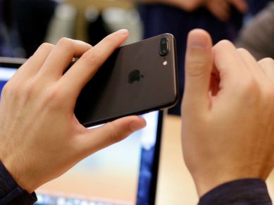 Apple, Apple iphone 8, iphone 8, iphone 8 rumours, iphone 8 leaks, all iphone 8 rumours, iphone 8 features, iphone 8 display, iphone 8 oled display, iphone 8 aluminium, iphone 7, iphone 7 plus, iphone 8 specs, smartphone, ios, technology, technology news