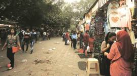 janpath-480 window shopping, delhi window shopping, delhi street shopping, demonetisation, delhi shopping, mumbai shopping, mumbai window shopping, mumbai street shopping, cheap shopping, sarojini, janpatha, khau gali, indian express talk, fashion