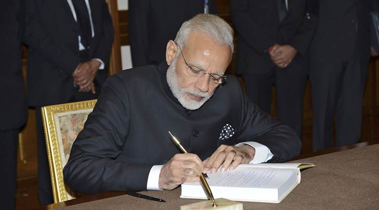 pm modi, pm modi demonetisation, pm modi currency exchange, bank queues, post office queues, 500 1000 notes exchange, notes exchange banks, pm modi notes exchange, pm modi bank queues, india news