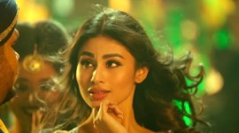 Mouni Roy latest song, Mouni Roy bollywood debut, mouni roy dance challenge, Mouni Roy Remo D'Souza dance challenge, mouni roy sriti jha, mouni roy sanjeeda sheikh, mouni roy twitter, mouni roy tum bin 2, mouni roy Nachna Aunda Nahi, Mouni Roy news, Mouni Roy updates, Mouni Roy Naagin, television news, television updates, entertainment news, indian express news, indian express