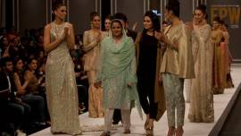 gangrape survivor fashion show, rape survivor fashion show, pakistan rape victim, pakistan rape victim fashion show, Mukhtar Mai, Mukhtar Mai fashion show, Mukhtar Mai fashion show walk, Pakistan rape victim, Pakistan rape victim fashion show, fashion show, pakistani women, karachi, Pakistan, Indian express news, World news