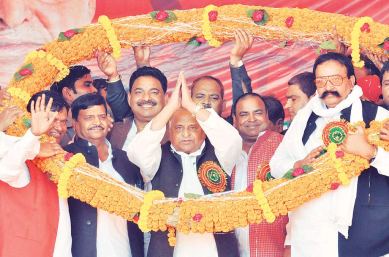 Mulayam Singh Yadav, Mulayam, Mulayam ghazipur rally, mulayam rally, mulayam rally protesters, police recruitment candidates mulayam, up news, india news, latest news, indian express