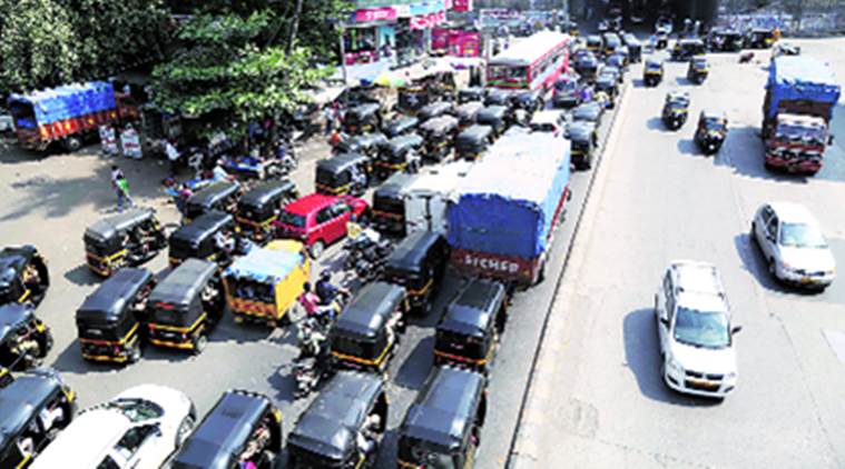 mumbai, mumbai traffic, akurli road traffic, kandivli traffic, kandivli mess, kandivli jam, akurli road, kandivli, mumbai news, indian express news