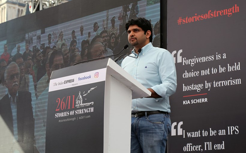 Devendra fadnavis, 26/11 exhibition, stories of strength exhibition, anant goenka, mumbai attack photos, images, pictures, mumbai terror attack, mumbai terror attack victims, news, latest news, India news, national news