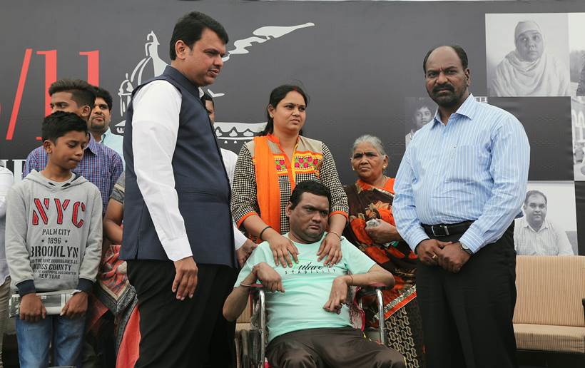 Devendra fadnavis, 26/11 exhibition, stories of strength exhibition, anant goenka, mumbai attack photos, images, pictures, mumbai terror attack, mumbai terror attack victims, news, latest news, India news, national news