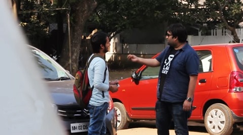 funny videos, funny viral videos, funny prank videos, delhi guy asks mumbaikars help to shower, delhiite ask mumbaikars help to take bath hilarious, delhiite ask people in mumbai to help take bath, mumbai funny videos, STFU 18 funny videos, delhi funny videos, indian express, indian express news, indian express viral, indian express trending, trending