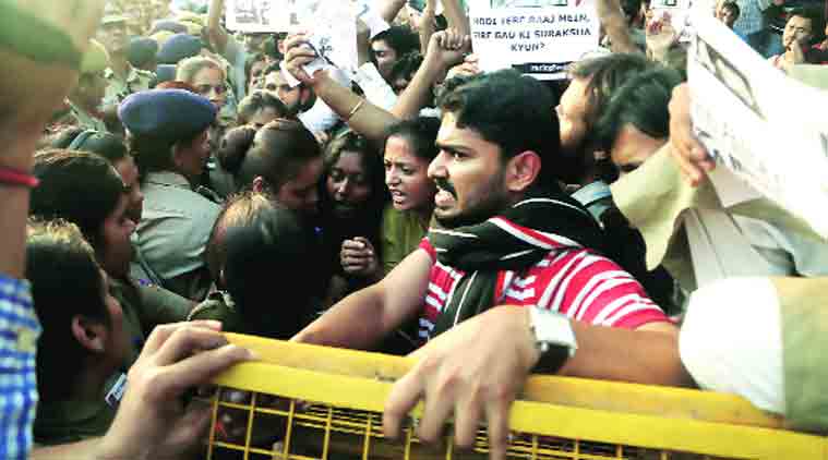 jnu, jnu protest, jnu students, jnu student protest, najeeb ahmed, jnu missing student prtest, najeeb ahmed missing, india gate protest, india news