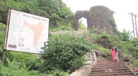 pune ,pune tourist spots, demonetisTION, NO MONEY, sinhagad fort, cash crunch, cashless economy, indian express news, india news, pune news