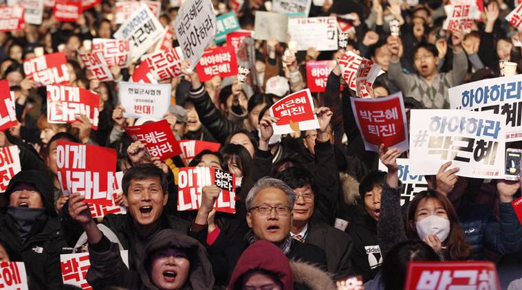  South  Korea  scandal  widens as presidential aides arrested 