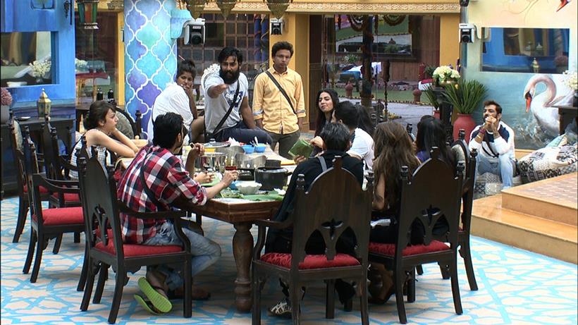 bigg boss, bigg boss 10, manveer gurjar, swami om, vj bani, nitibha kaul, rohan mehra, gaurav chopra, monalisa, lopamudra raut, karan mehra, rahul dev, manoj punjabi, lokesh sharma, navin prakash, bigg boss housemates