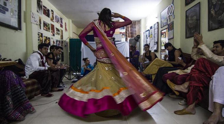 demonetisation, note ban, ban on 500 and 1000 rupees, transgenders, hijras, effect of demonetisation on transgenders, ID cards of transgenders, India news,