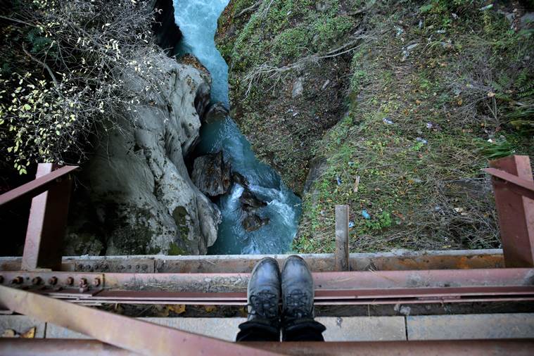 The sheer drop at Thakur Kuan, where Shetler is believed to have gone missing. (Source: Praveen Khanna)