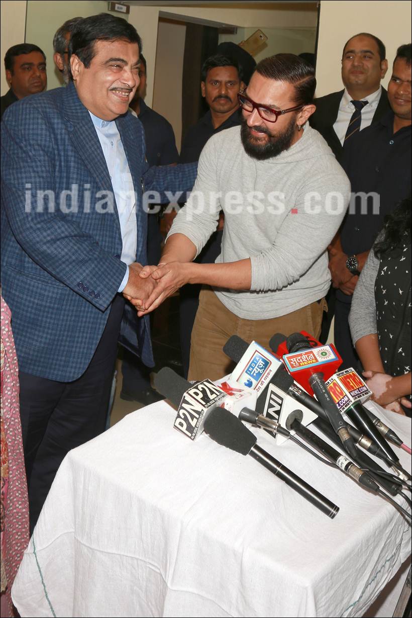 dangal, dangal special screening, Aamir Khan, Nitin Gadkari