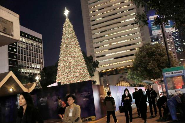 christmas 2016, christmas trees 2016, christmas lights 2016, christmas decorations 2016, christmas preparations, rockerfeller centre, hon kong, xmas, xmas celebrations, indian express, indian express news