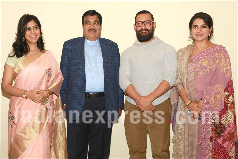 dangal, dangal special screening, Aamir Khan, Sakshi Tanwar, Nitin Gadkari, Shaina NC
