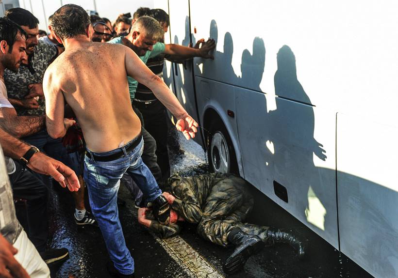 2016 pictures, year ender pictures, 2016 in pictures, Barack Obama, Syria crisis, Migrant crisis, Iraq, Islamic State, Donald Trump, Turkey coup, Zika virus