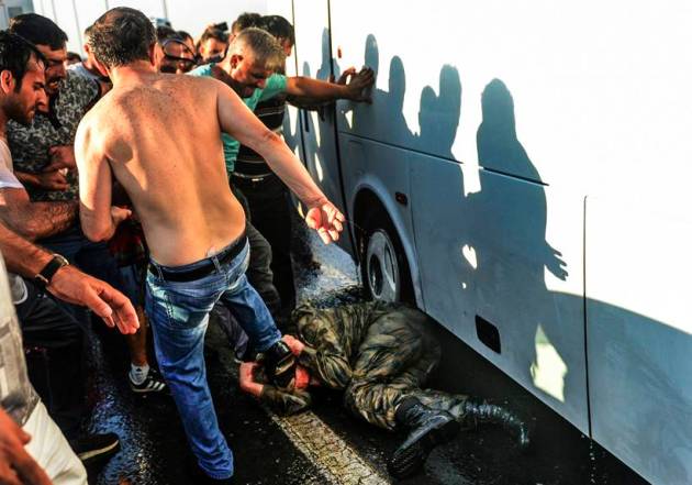 2016 pictures, year ender pictures, 2016 in pictures, Barack Obama, Syria crisis, Migrant crisis, Iraq, Islamic State, Donald Trump, Turkey coup, Zika virus