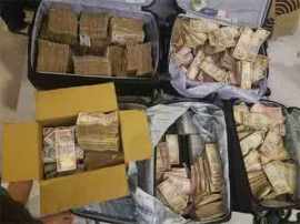 demonetisation, cash seizure, cash raid, delhi cash raid, karol bagh cash raid, old Rs 500 note, old Rs 1000 note, new Rs 2000 note, cash crunch