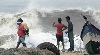cyclone, cyclone vardah, chennai, chennai cyclone, andhra pradesh, chennai cyclone vardah, cyclone vardah chennai, chennai rains, chennai cyclone update, andhra pradesh cyclone, cyclone vardah updates, cyclone vardah picture, cyclone vardah videos, india news, indian express