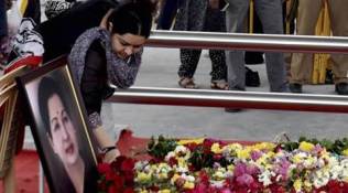 Deepa Jayakumar, Jayalalithaa niece, Tamil Nadu crisis, Deepa Jayakumar Panneerselvam, O Panneerselvam, Tamil Nadu news, india news, latest news, indian express