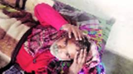 demonetisation, man beaten up for speaking against demonetisation, against demonetisation, currency ban, note ban, 500 ban, 1000 ban, demonetisation deaths, indian express, india news