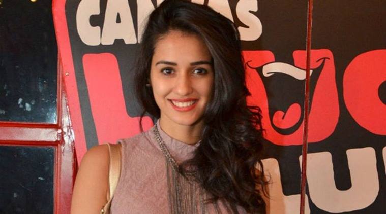 What Delhi University Boys Are Worshipping Disha Patani For This Weird Valentines -3375