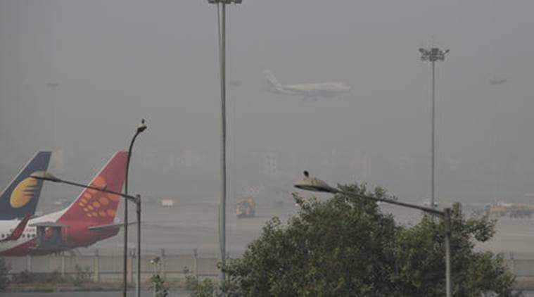 Fog, Delhi fog, Airlines, Indian airlines, Delhi airport, IGIA, Indira Gandhi international airport, IGIA fog, flights cancelled, delhi weather, fog in delhi, dense fog, Low visibility at airport, delhi news, india  news, indian express news