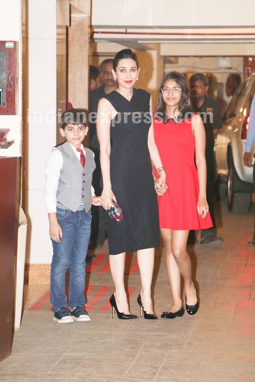 Merry Christmas, kareena kapoor, kareena kapoor images, kareena Merry Christmas photos , Saif Ali Khan, Saif Ali Khan pics, kareena saif pics, kareena kapoor latest pics, kareena baby, kareena taimur, taimur ali khan, kareena kapoor photos, Randhir Kapoor, Sharmila Tagore, babita kapoor, soha ali khan, Malaika Arora Khan, kareena Christmas celebration images, kareena Christmas celebration, entertainment news, Merry Christmas photos, entertainment photos, bollywood indian express, indian express news
