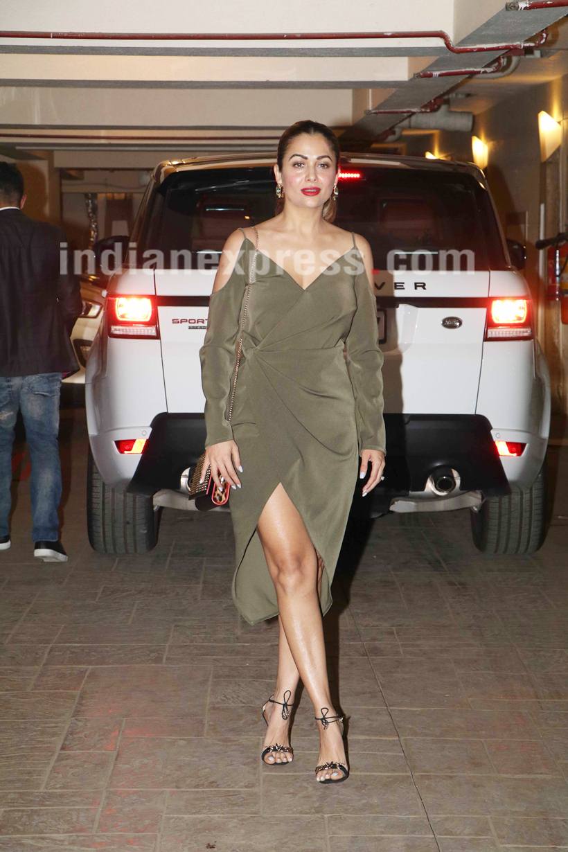 Merry Christmas, kareena kapoor, kareena kapoor images, kareena Merry Christmas photos , Saif Ali Khan, Saif Ali Khan pics, kareena saif pics, kareena kapoor latest pics, kareena baby, kareena taimur, taimur ali khan, kareena kapoor photos, Randhir Kapoor, Sharmila Tagore, babita kapoor, soha ali khan, Malaika Arora Khan, kareena Christmas celebration images, kareena Christmas celebration, entertainment news, Merry Christmas photos, entertainment photos, bollywood indian express, indian express news