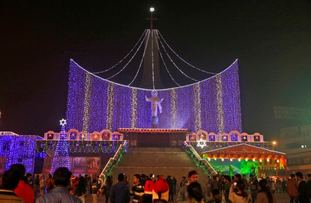 Christmas, Christmas 2016, merry christmas, x mas, x mas 2016, Merry Christmas 2016, Christmas celebrations, Christmas celebrations photos, Christmas photos, Christmas vatican, Christmas pictures, India Christmas, Pakistan Christmas, Iraq Christmas, china Christmas, indian express,