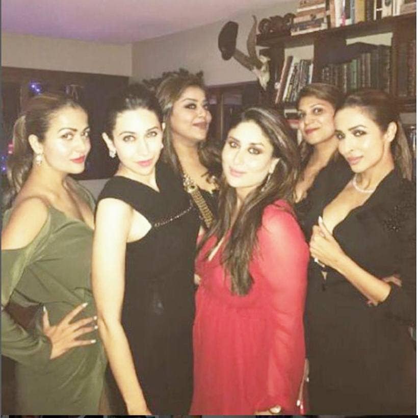 Merry Christmas, kareena kapoor, kareena kapoor images, kareena Merry Christmas photos , Saif Ali Khan, Saif Ali Khan pics, kareena saif pics, kareena kapoor latest pics, kareena baby, kareena taimur, taimur ali khan, kareena kapoor photos, Randhir Kapoor, Sharmila Tagore, babita kapoor, soha ali khan, Malaika Arora Khan, kareena Christmas celebration images, kareena Christmas celebration, entertainment news, Merry Christmas photos, entertainment photos, bollywood indian express, indian express news
