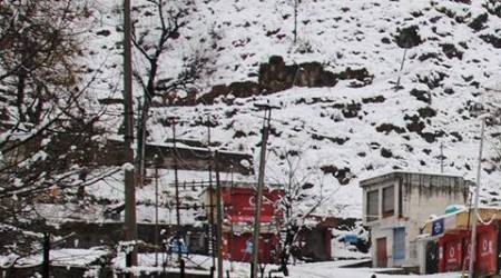 Srinagar, Snow fall in Srinagar, Srinagar news, Latest news, Snow fall news, Latest news, India news, National news, Kashmir news, Kashmir news, Latest news