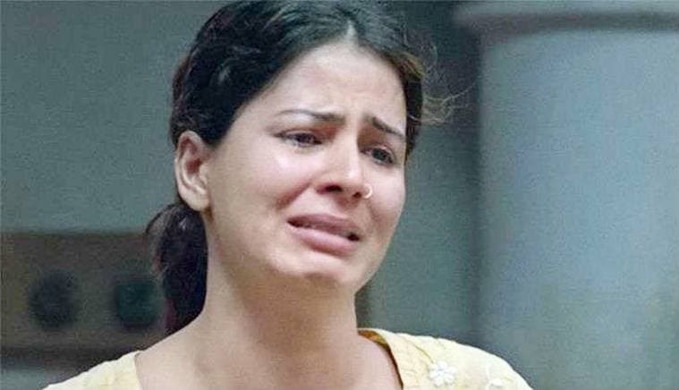 kirti-kulhari-pink-still-main