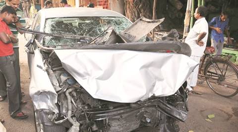 Kolkata: 3 killed, 18 injured in accident | Kolkata News - The Indian ...