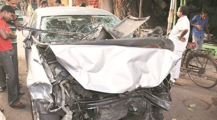 Kolkata: 3 killed, 18 injured in accident | Kolkata News - The Indian ...