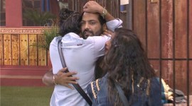 manu punjabi return, manu punjabi weekend ka vaar, manu punjabi mother death, manu to re-enter, manu bigg boss exit, manu punjabi goes back, when will manu punjabi go back to bigg boss, manu punjabi mother last rites, manu punjabi jodhpur, manu punjabi fans, bigg boss 10 news, indian express, indian express news