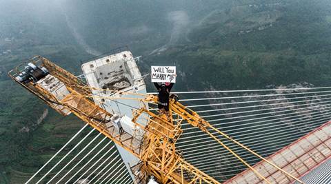 This man scaled the tallest bridge in the world to propose to his girlfriend
