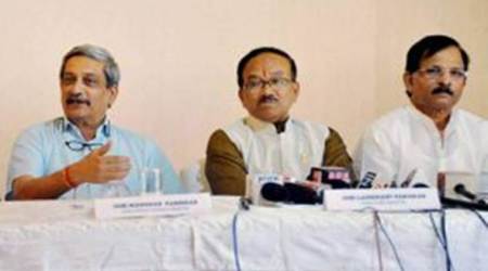 Pandurang Madkaikar, Pandurang Madkaikar joins BJP, Pandurang Madkaikar joins BJP Goa, Manohar Parrikar, union minister Manohar Parrikar, union minister Parrikar, Sripad Naik, Parrikar Naik clash, BJP, Panaji, Goa, India news, Indian Express