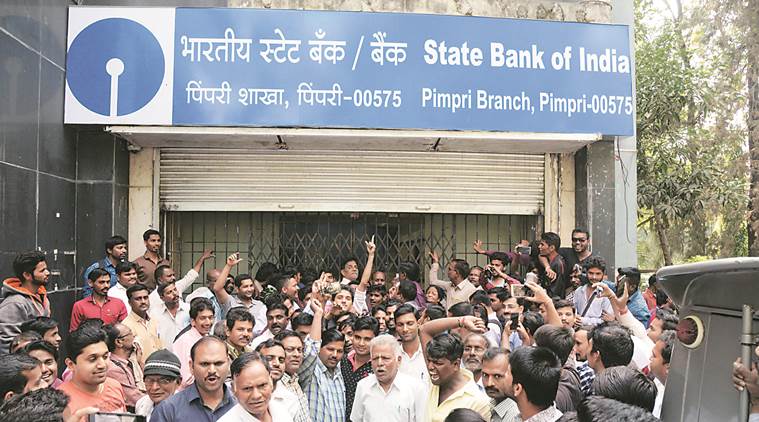 pune demonetisation, pune banks, sbi pimpri branch, pune bank protests, pune news, indian express