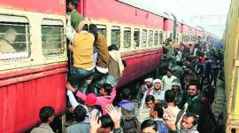 rail-480 old delhi shamli train, train accidents, delhi train accidents, delhi train mishaps, delhi news, noli train accidents, overcrowded trains delhi, india news, delhi news, indian express news