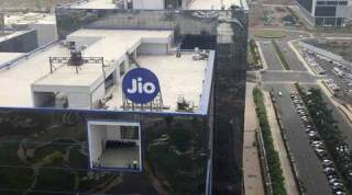 Reliance Jio, Trai, Reliance Jio free data, Reliance Jio Happy new year plan, Reliance Jio violation, Reliance Jiopromotional offer, Jio 4G, Jio free 4G data, Jio welcome offer, Reliance Jio Reliance Jio violates Trai norms, Fair Usage Policy, telecom, technology, technology news