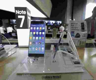 biggest tech disappointments of 2016, Yahoo data breach, Facebook fake news, modular smartphones, LG G5, Project Ara, Twitter, smartwatches, downfall of smartwatches, BlackBerry TCL, technology, technology news