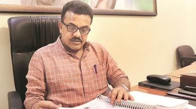 Sanjay Nirupam brands Karnataka Governor Vala as 'faithful dog', Congress distances itself from remark