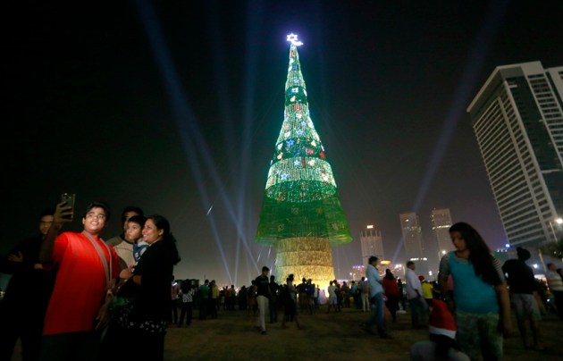 Christmas, Christmas 2016, merry christmas, x mas, x mas 2016, Merry Christmas 2016, Christmas celebrations, Christmas celebrations photos, Christmas photos, Christmas vatican, Christmas pictures, India Christmas, Pakistan Christmas, Iraq Christmas, china Christmas, indian express,