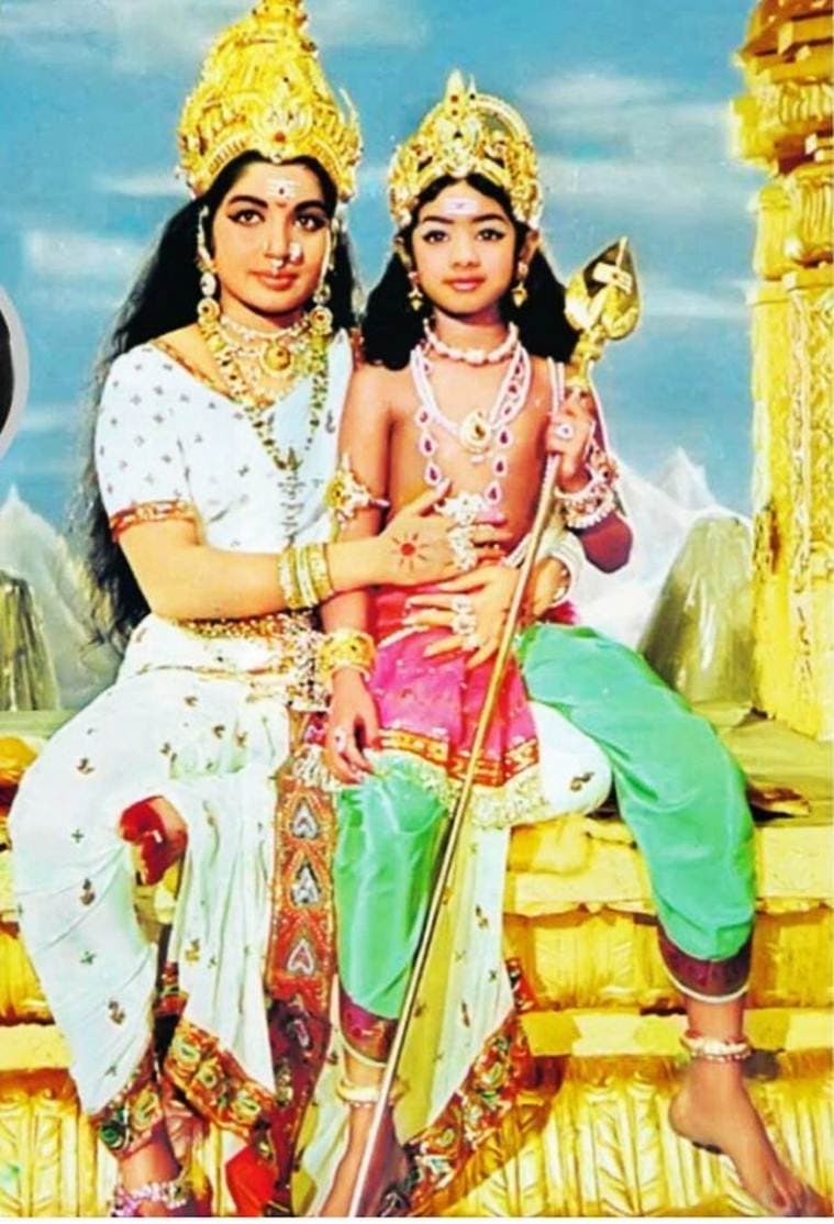 jayalalithaa, sridevi jayalalithaa, jayalalitha, sridevi jayalalitha pictures, sridevi jayalalithaa pictures, jayalalithaa sridevi pictures, jaya death, jayalalitha death, jayalalithaa news, tamil nadu cm death, jayalalithaa death news, tamil news, entertainment news