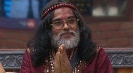 bigg boss 10 swami om, swami om pees in kitchen, swami om crosses limits, swami om luxuryu budget task, swami om manveer, swami om antics, swami om urinates in kitchen, bigg boss 10 news, bigg boss 10 updates, television news, television updates, entertainment news, indian express news, indian express