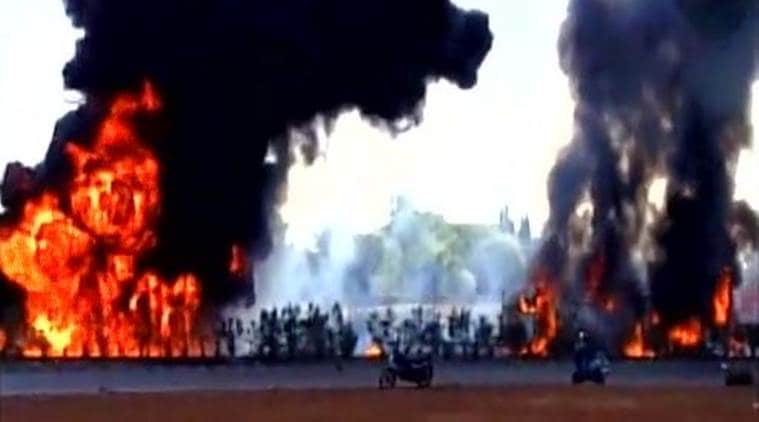 tanker, tanker fire, mumbai ahmedabad highway, mumbai ahmedabad highway fire, mumbai ahmedabad highway tanker fire, mumbai ahmedabad highway tanker, indian express, india news