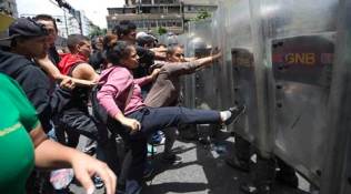 Venezuela, Venezuela shortage of food, Venezuela food trafficking, food trafficking Venezuela, low food supply Venezuela, Venezuela food crisis, Venezuela military, Puerto Cabello , world news, Indian Express