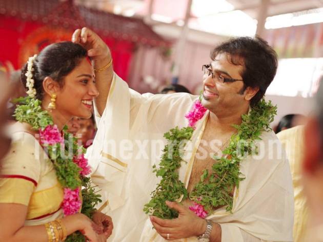 Purbayan Chatterjee gayatri asokan, Purbayan Chatterjee gayatri asokan wedding photos, Purbayan Chatterjee gayatri asokan married, gayatri asokan wedding photos, Purbayan gayatri wedding, Purbayan gayatri married, Purbayan Chatterjee news, Purbayan Chatterjee wedding, Purbayan Chatterjee marriage, gayatri asokan wedding, gayatri asokan marriage, Purbayan Chatterjee wife, gayatri asokan husband, entertainment photos, indian express, indian express news